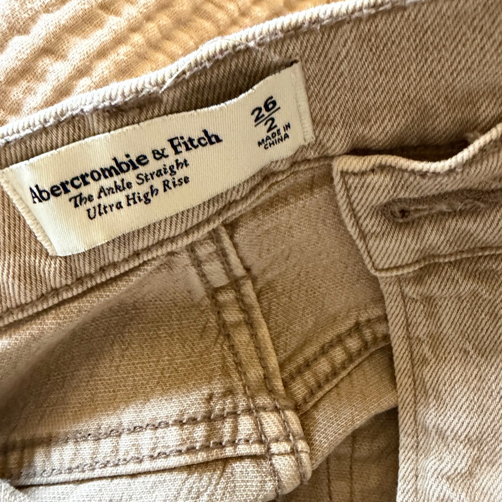 Abercrombie & Fitch Ultra High Rise Ankle Straight Jean Size 26 Khaki - Picture 2 of 3